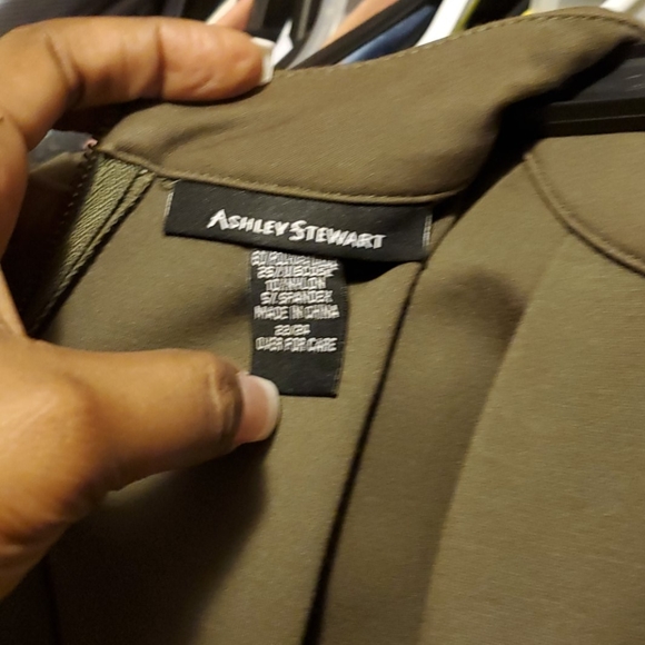 Green Dress - Picture 3 of 4